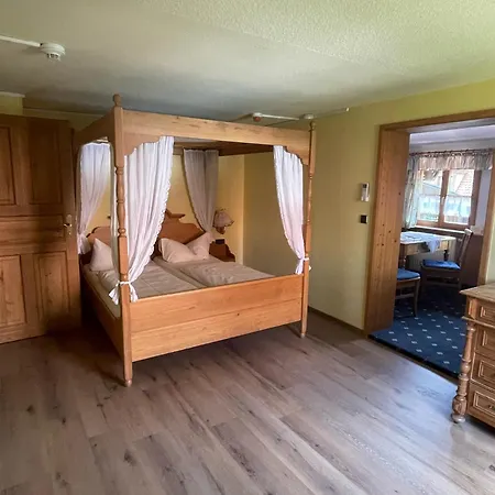 クロスタースチューブレ ゲストハウス 3*