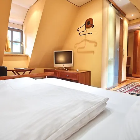 ゲストハウス クロスタースチューブレ 3*